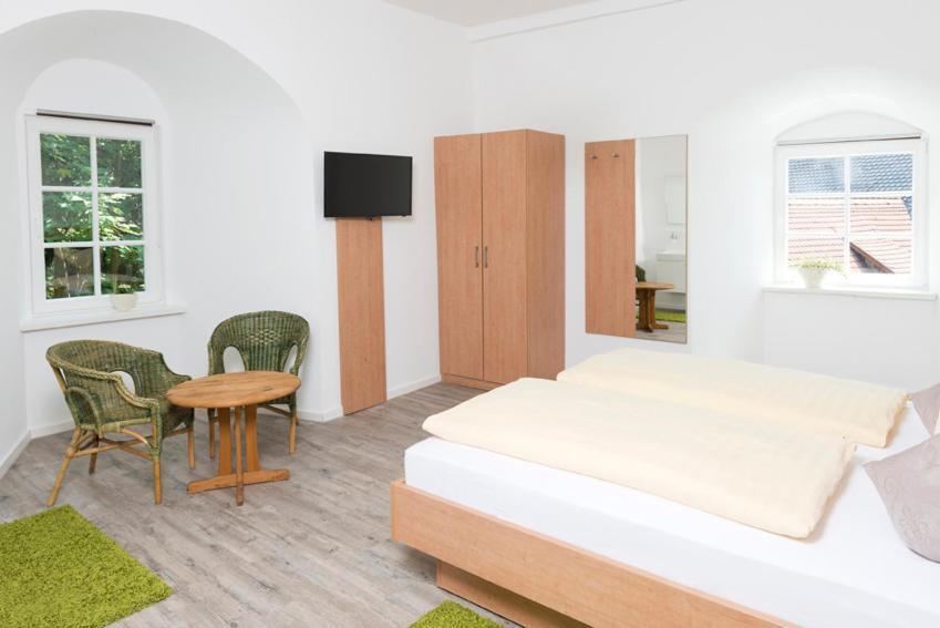 Hotel Garni Burg Waldenstein Rudersberg Экстерьер фото